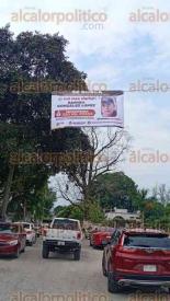 Mart�nez de la Torre, Ver., 5 de junio de 2026.- Con lonas en distintos puntos del municipio, la Fiscal�a ofrece 350 mil pesos a quien ayude a capturar a Ramiro Gonz�lez L�pez, buscado, seg�n informan, por homicidio doloso calificado.
