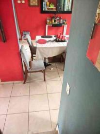 Nanchital, Ver., 8 de junio de 2026.- As� qued� la vivienda de C�sar ?N? luego del operativo la madrugada del s�bado en el Residencial Secci�n XI, donde fue detenido junto con otras personas por el caso Roxana Guzm�n, exhibi� la familia del acusado.
