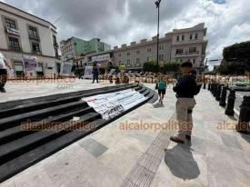 Xalapa, Ver., 11 de junio de 2026.- En Plaza Lerdo, integrantes de la CNTE Veracruz mantienen la exigencia de la abrogaci�n de la reforma a la Ley del ISSSTE de 2007, entre otras demandas.
