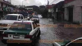 Xalapa, Ver., 15 de junio de 2026.- Lluvias ocasionaron inundaciones en el bulevar Diamante, la tarde de este lunes.
