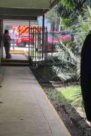 Xalapa, Ver., 16 de junio de 2026.- Reportan que en la Escuela de Bachilleres Art�culo 3ro Constitucional est�n laborando sin luz ni agua a causa de que se quem� instalaci�n el�ctrica el lunes y este martes siguen sin dichos servicios, por lo que los sanitarios est�n demasiado sucios.