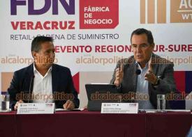 Xalapa, Ver., 16 de junio de 2026.- El titular de SEDECOP, Ernesto P�rez Astorga, anunci� el evento ?F�brica de Negocios Regi�n Sur Sureste?, a realizarse el pr�ximo 12 de agosto en el WTC de Boca del R�o.
