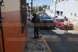 Xalapa, Ver., 17 de junio de 2026.- Polic�as se movilizaron el mediod�a de este mi�rcoles a la Funeraria ?Huerta? en la calle Bravo, en el centro de la Capital.