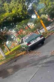 Xalapa, Ver., 18 de junio de 2026.- En la confluencia de las avenidas Xalapa y Orizaba colisionaron taxi y auto particular, percance que complic� la circulaci�n vehicular en la zona.