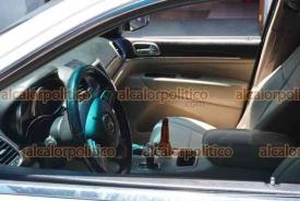 Xalapa, Ver., 19 de junio de 2026.-Ebrio conductor de camioneta que adem�s expon�a sus partes �ntimas fue asegurado por elementos de Tr�nsito luego de que se mal estacionara en la calle Xalape�os Ilustres.

