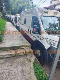 Xalapa, Ver., 19 de junio de 2026.- Ambulancias adscritas al Centro Regulador de Urgencias M�dicas permanecen estacionadas y fuera de operaci�n en las instalaciones del organismo en la colonia Progreso, junto al CECAN. Se les observa con llantas ponchadas y no sirven por fallas mec�nicas.
