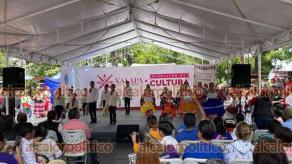 Xalapa, Ver., 28 de junio de 2026.- Familias disfrutaron este domingo del Tercer Festival Folklórico Infantil “Enrique C. Rébsamen”, en el Parque Juárez.
