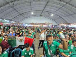 Orizaba, Ver. 30 de junio de 2026.- Alrededor de 5 mil personas se dieron cita en el Complejo Deportivo de Orizaba Cerritos para ver el encuentro entre México y Ecuador. Es el partido que más asistencia ha tenido en este recinto.