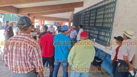 Cuichapa, Ver., 2 de julio de 2026.- Encabezados por los dirigentes de la ULPCA y CNPR, Fernando Hernández y Juan Cervantes, productores de caña tomaron el ingenio La Providencia en protesta porque la empresa no pagó la décima ni onceava preliquidaciones.
