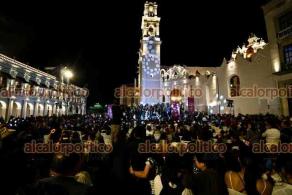 Xalapa, Ver., 2 de julio de 2026.- Se presentó la banda de música del COBAEV “Panteras” con un gran repertorio musical, en Plaza Lerdo.