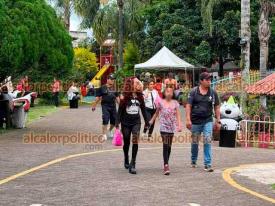 Xalapa, Ver., 4 de julio de 2026.- Este sábado se llevó a cabo la “Feria de la Ciencia Diferente” en el Parque Infantil “Murillo Vidal”, donde decenas de niños disfrutaron de los juegos remodelados y de actividades lúdicas donde regalaron juguetes.
