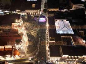 Xalapa, Ver., 5 de julio de 2026.- Xalapeñas/os se congregaron en plaza Lerdo para apoyar a la Selección en el duelo contra Inglaterra. Aquí la asistencia al final del primer tiempo.