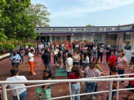 Coatzacoalcos, Ver., 17 de julio de 2026.- Por sismo con epicentro en Chiapas se evacuaron inmuebles públicos y se inspeccionaron para descartar riesgos.
