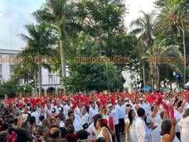 Xalapa, Ver., 17 de julio de 2026.- Decenas de parejas mostraron sus pasos de baile durante el Festival Danzoneando.