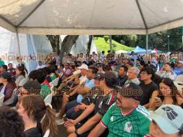 Xalapa, Ver., 19 de julio de 2026.- Decenas de ciudadanos se dieron cita este domingo en el parque Los Lagos para disfrutar de la proyección gratuita de la gran final de la Copa Mundial de la FIFA 2026, en la que las selecciones de España y Argentina se disputan el tÃtulo.