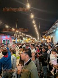Xico, Ver., 19 de julio de 2026.- Esta noche, con la participación de miles de personas, se llevó a cabo la procesión de Santa MarÃa Magdalena, en el marco de las fiestas patronales en esta población