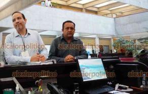 Xalapa, Ver., 28 de julio de 2026.- El alcalde de Ixhuatlán del Sureste, Raúl González Martínez, implicado por la Fiscalía en el caso de la comunicadora asesinada Roxana Guzmán, entregó al Congreso sus pruebas ante la solicitud de desafuero en su contra. 

