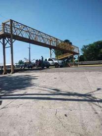 Emiliano Zapata, Ver., 29 de julio de 2026.- Tras la muerte de un motociclista y la queja de vecinos, iniciaron los trabajos de bacheo en la carretera Xalapa-Veracruz, a la altura de Dos Ríos. 
