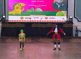 Xalapa, Ver., 2 de agosto de 2026.- Xalapeños acuden a disfrutar de la Feria del Libro en su último día.