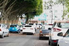 Xalapa, Ver., 5 de agosto de 2026.- El alcalde de Úrsulo Galván, Bertín Bravo, llegó al Congreso del Estado debido a la sesión para abordar sobre su desafuero. Posteriormente salió en medio de un dispositivo de seguridad y se retiró a bordo de un vehículo.
