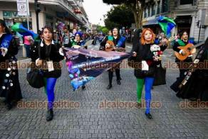 Xalapa, Ver., 7 de agosto de 2026.- Música y alegría llenaron las calles del Centro durante la mega callejoneada del XIII Festival Internacional de Tunas Femeniles, que reunió a las agrupaciones participantes en un recorrido por la capital veracruzana.