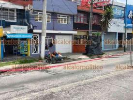 Xalapa, Ver., 8 de agosto de 2026.- El Ayuntamiento de Xalapa inició este viernes la rehabilitación de losas de concreto hidráulico en la avenida 20 de Noviembre en el entronque con calle Manuel C. Tello, colonia Del Maestro. Prevé concluir labores el 14 de agosto. Se pide tomar precauciones y considerar posibles retrasos en sus traslados.
