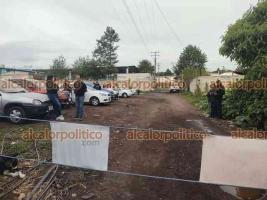 Tlacolulan, Ver., 24 de agosto de 2026.- Padres de familia de la Escuela Primaria “Emiliano Zapata” de la comunidad El Fresno, tomaron el plantel para exigir la destitución de la directora Rosa Isela Hernández Soto, a quien señalan de malos manejos y de ser prepotente.