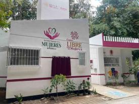 Banderilla, Ver., 26 de agosto de 2026.- El Instituto Veracruzano de las Mujeres inauguró el Centro Libre para las Mujeres y firmó convenio para canalizar microcréditos e impartir capacitación en autonomía financiera a quienes deseen hacer crecer su producción o proyectos productivos.
