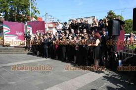 Xalapa, Ver., 1° de septiembre de 2026.- Integrantes del Ayuntamiento de Xalapa rindieron guardia de honor en el monumento al Padre de la Patria.
