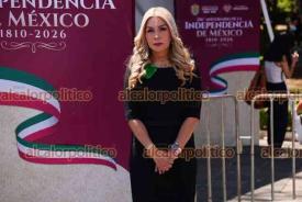 Xalapa, Ver., 4 de septiembre de 2026.- Magistrados del Tribunal Electoral de Veracruz, encabezados por su presidente Gilberto Constituyente Salazar Ceballos, montaron guardia de honor ante el monumento a Miguel Hidalgo.