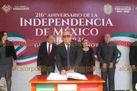 Xalapa, Ver., 7 de septiembre de 2026.- El secretario general del SITEV, Alberto Yepéz, encabezó la guardia de honor en el monumento de Miguel Hidalgo.
