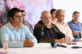 Xalapa, Ver., 8 de septiembre de 2026.- Antorcha Campesina cambió de dirigencia. Después de más de 40 años, Samuel Aguirre deja la dirigencia y la asume Juventino Navarrete.