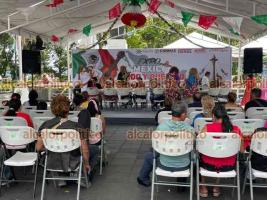 Xalapa, Ver., 13 de septiembre de 2026.- Familias xalapeñas disfrutaron de un domingo lleno de convivencia y diversión, con un show de payasos y una tradicional lotería.