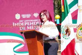 Xalapa, Ver.,14 de septiembre de 2026.- La titular del Órgano Interno del IMSS Delegación Veracruz Norte, Edith Jiménez Martínez, y personal de la dependencia, montaron guardia de honor al Padre de La Patria, en Los Berros.
