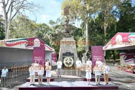 Xalapa, Ver., 17 de septiembre de 2026.- El secretario general del Sindicato Magisterial Veracruzano, Joan Ignacio Polo, rindió guardia de honor ante el monumento de Miguel Hidalgo.