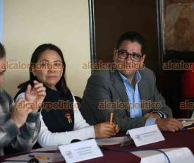 Xalapa, Ver., 2 de octubre de 2026.- Integrantes de la Agrupación Política Nacional México Representativo y Democrático realizaron la mesa de análisis “El futuro de la Educación y de la Democracia en México”, en donde participaron representantes de partidos políticos como PAN, PRI y MC.
