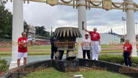 Con motivo del 58 aniversario del paso del fuego olímpico por Xalapa, atletas de la época se reunieron en el parque Juárez para recordar este acontecimiento histórico.