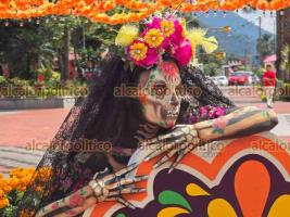 Ixtaczoquitlán, Ver., 11 de octubre de 2026.- La mañana de este domingo fue inaugurada la primera de 8 catrinas monumentales que se colocarán en el municipio, esto con el propósito de preservar las tradiciones mexicanas.