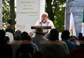 Xalapa, Ver., 11 de octubre de 2026.- El senador Manuel Huerta presentó su segundo Informe de Labores desde el Parque Juárez, en el que dio cuenta de las actividades realizadas y los resultados de su trabajo legislativo. Lo acompañaron los senadores morenistas Claudia Tello e Ignacio Mier Velazco.