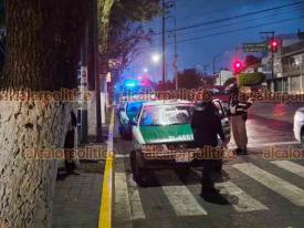 Xalapa, Ver., 23 de octubre de 2026.- Elementos de Tránsito del Estado, Transporte del Estado y Asuntos Internos de la SSP realizaron un operativo frente a Plaza Museo, donde al menos 4 taxistas fueron infraccionados por hacer sitio en lugares indebidos.
