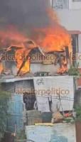Xalapa, Ver., 24 de octubre de 2026.- Este sábado se registró el incendio de un inmueble de la calle Ricardo Armendáriz de la colonia Lealtad, el cual fue reportado como sofocado poco después del mediodía tras la labor de corporaciones de emergencia. Cabe mencionar que en el mismo se suscitó otro siniestro similar en 2024. 