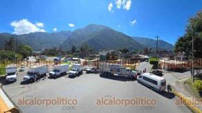 Nogales, Ver., 27 de octubre de 2026.- La carretera federal Orizaba-Ciudad Mendoza, a la altura del puente de la autopista, fue bloqueado por transportistas de HAMOTAC. En tanto que en la autopista, en el carril de subida, se prevé que haya bloqueos intermitentes. Tome sus previsiones.
