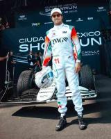 Ciudad de México, 28 de octubre de 2026.- En marco del Gran Premio de la Ciudad de México, la escudería del piloto mexicano Sergio “Checo” Pérez, organizó una exhibición por Paseo de la Reforma que reunió a más de 100 mil personas.
