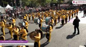 Ciudad de México, 31 de octubre de 2026.- La ya internacional Marching Band Búhos, de la Secundaria Técnica 3 de Xalapa, participó este sábado en el Desfile del Día de Muertos, con las chicas portando pompones que semejan la flor de cempasúchil.

